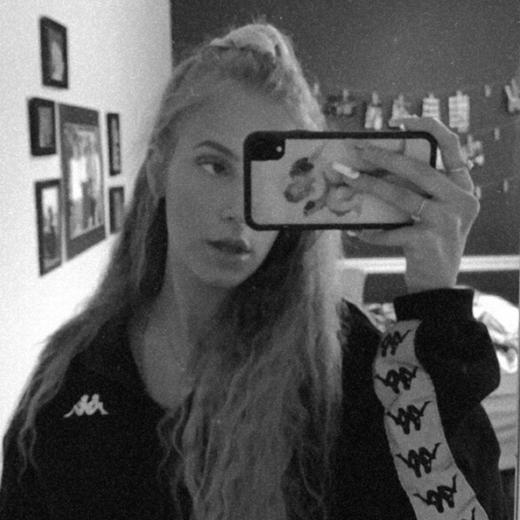 Gabi Langone - Poshmark Profile Picture of Gabi Langone (@gabilangone209) on Poshmark