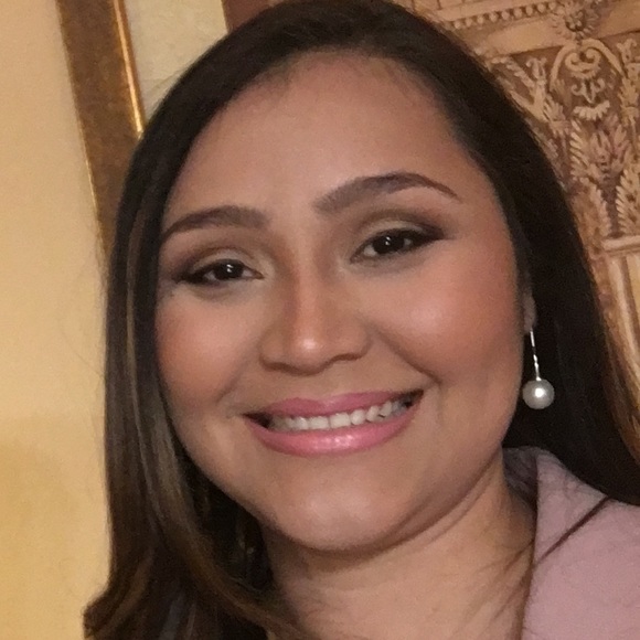 Profile Picture of Marien Cestero (@maryces) on Poshmark