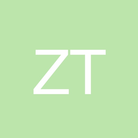 Profile Picture of Zoë Tauskela (@zoetauskela) on Poshmark