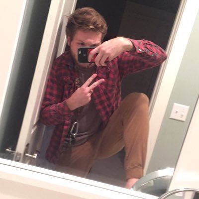 Profile Picture of Alex Boyle (@abciaramelli) on Twitter