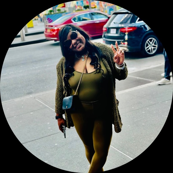 Profile Picture of Keandra Johnson (@shuren6543) on Poshmark