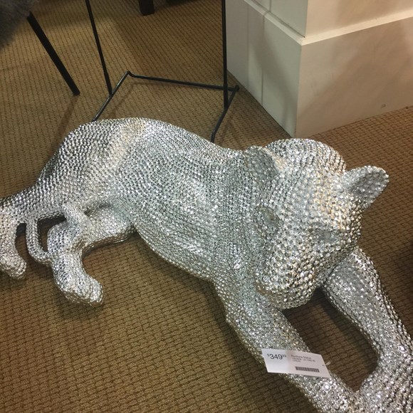 Profile Picture of Tun Tun (@tuntunaz09) on Poshmark