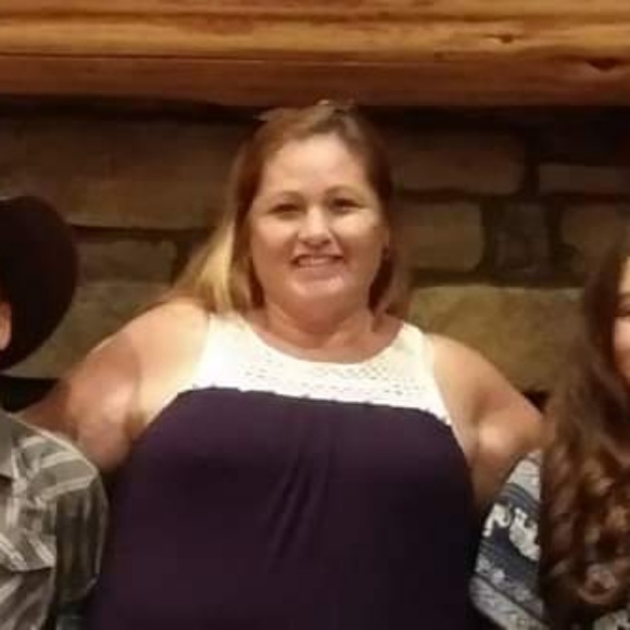 Profile Picture of Velma Fields (@fieldsvel63) on Poshmark