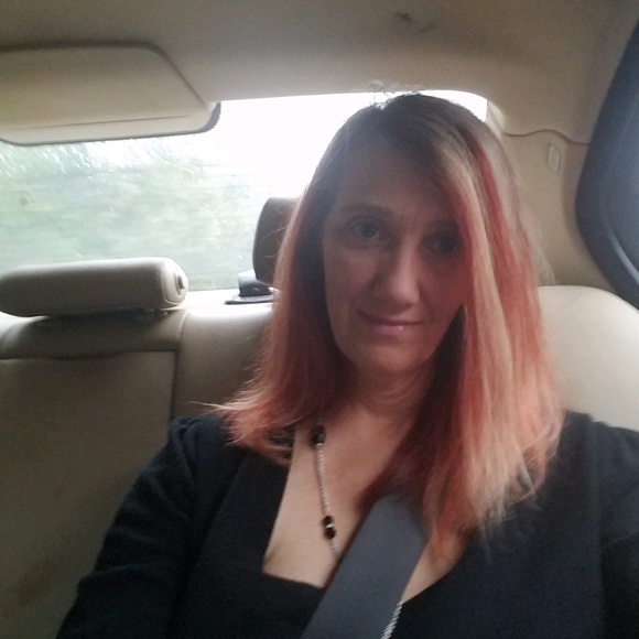 Profile Picture of Elaine Draise (@edraise1) on Poshmark