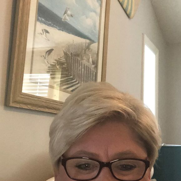Profile Picture of Kimberly Baumgardner (@kimberlybaum933) on Poshmark