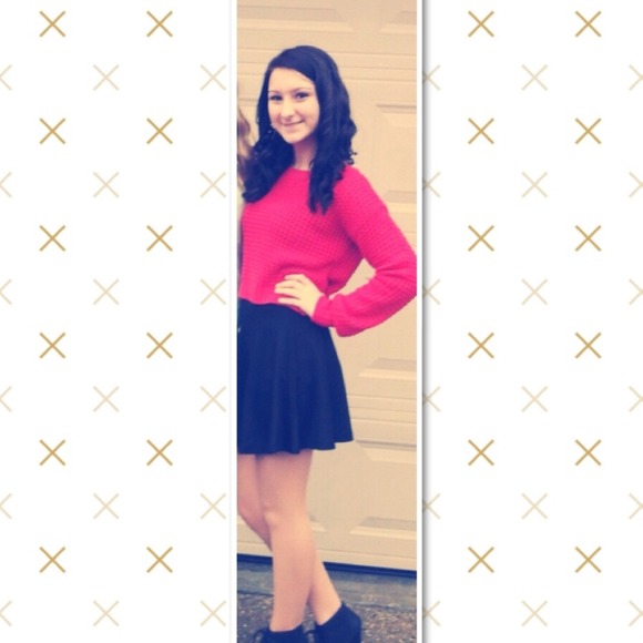 Profile Picture of Hailey Alvey (@hailey_rosee) on Poshmark
