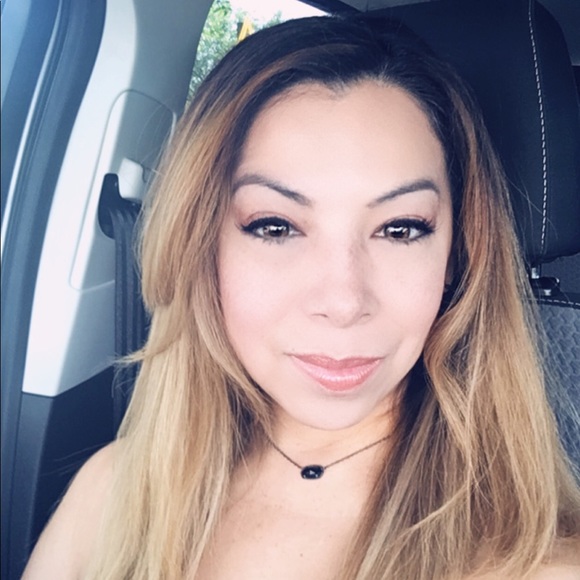 Profile Picture of Claudia Leal (@cjakayaya) on Poshmark