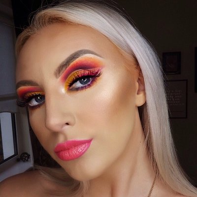 Profile Picture of Laura Sullivan (@LS_makeup) on Twitter