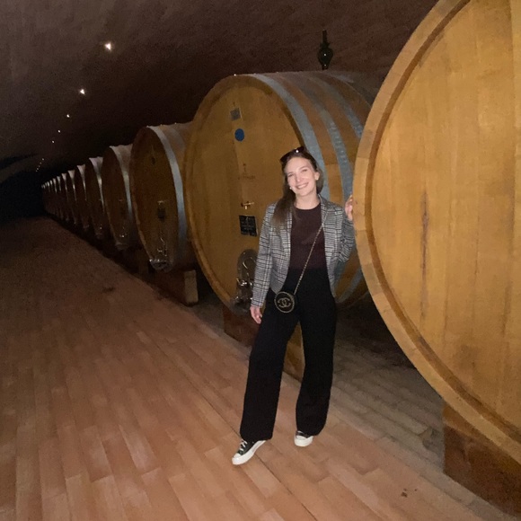 Profile Picture of Melissa Cirera (@melcirera) on Poshmark