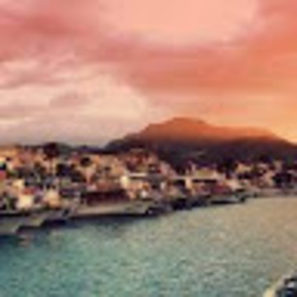 Profile Picture of Emma Taintor (@emtaintor) on Poshmark