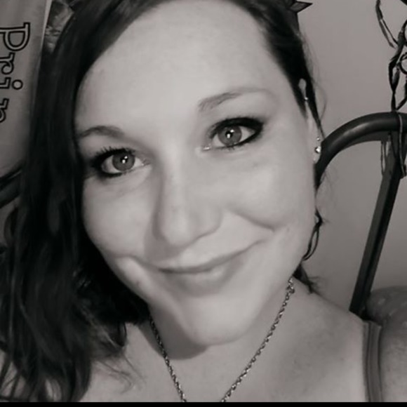Profile Picture of Nicole Wenham (@celestial_1580) on Poshmark