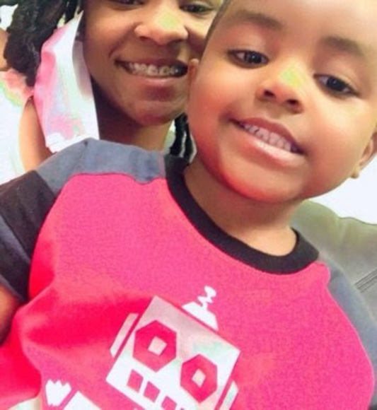 Profile Picture of Simone Hill (@simonehill249) on Poshmark