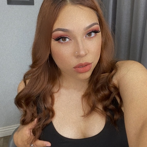 Profile Picture of Clarissa Joselyn (@a410_clarissa) on Poshmark