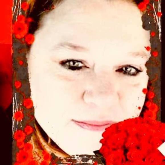 Profile Picture of Cassandra Carter yeager (@yeagercass) on Poshmark