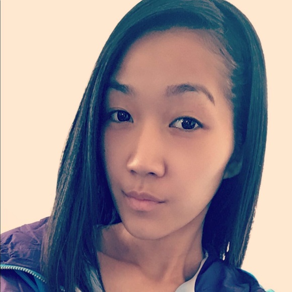 Profile Picture of Victoria Vuong (@victoria1091) on Poshmark