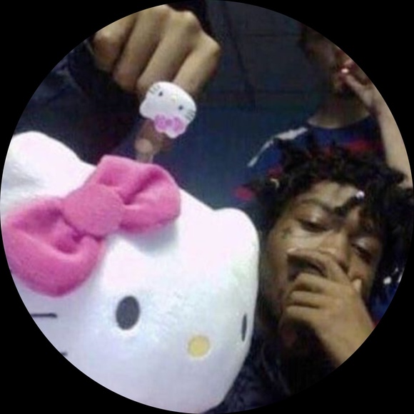 Profile Picture of Levian Vo (@volevian46) on Poshmark