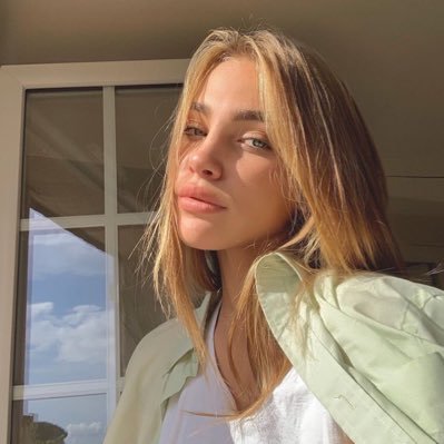 Profile Picture of Stella Richards (@StellaR33427453) on Twitter