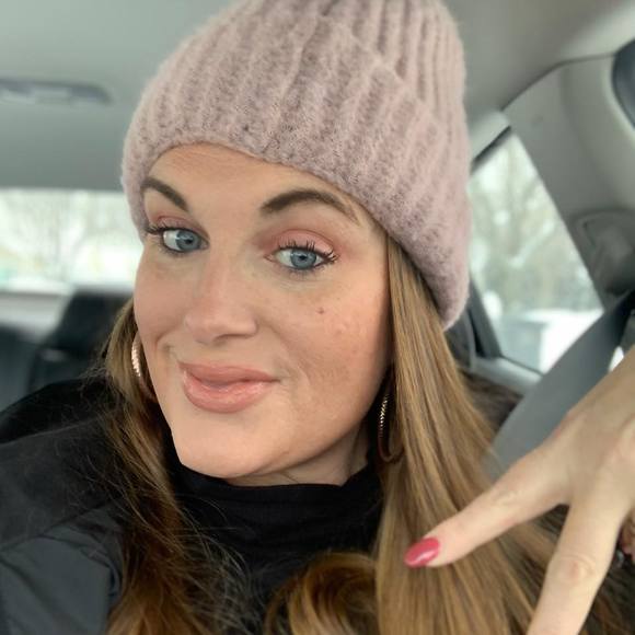 Hannah Garside - Poshmark Profile Picture of Hannah Garside (@hgarside) on Poshmark