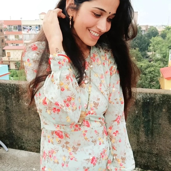 Profile Picture of Sonali Singh (@sonalisingh6991) on Poshmark