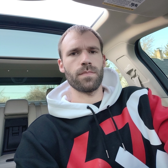 Profile Picture of Edward Streff (@bigedswervin) on Poshmark