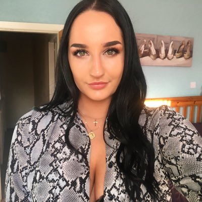 Profile Picture of Lucy Dobson (@lucydobsonn) on Twitter