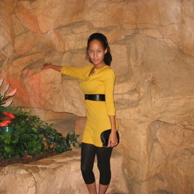 Profile Picture of Elizabeth Hutcheson (@LizzieHutcheson) on Twitter