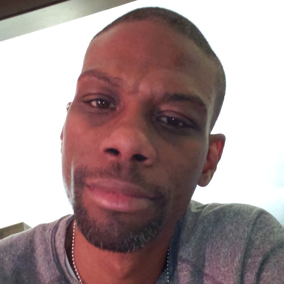 Profile Picture of Deron Richardson (@mypooh13) on Poshmark