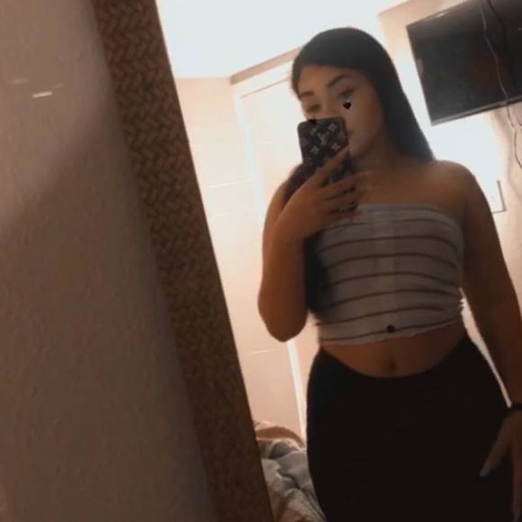 Profile Picture of Adamaris Villegas (@ris331) on Poshmark