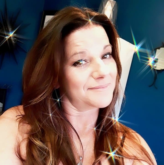 Profile Picture of Dawnie Potts (@kutnuup420) on Poshmark