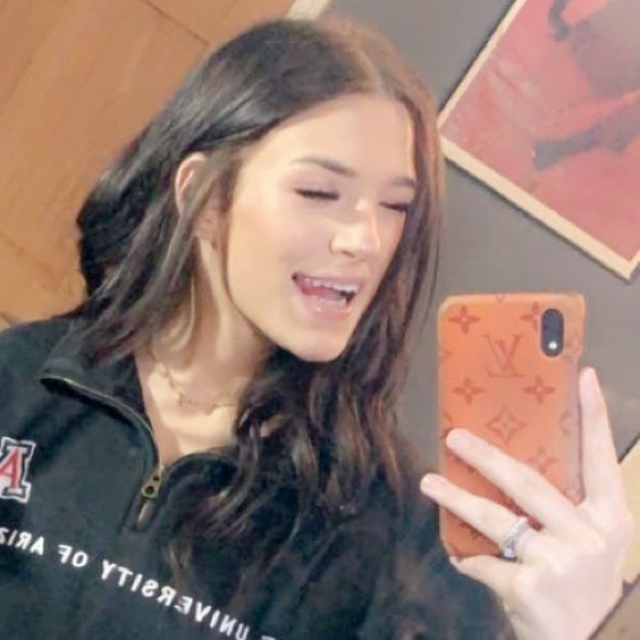 Profile Picture of Traci Malmstrom (@tracimalms) on Poshmark