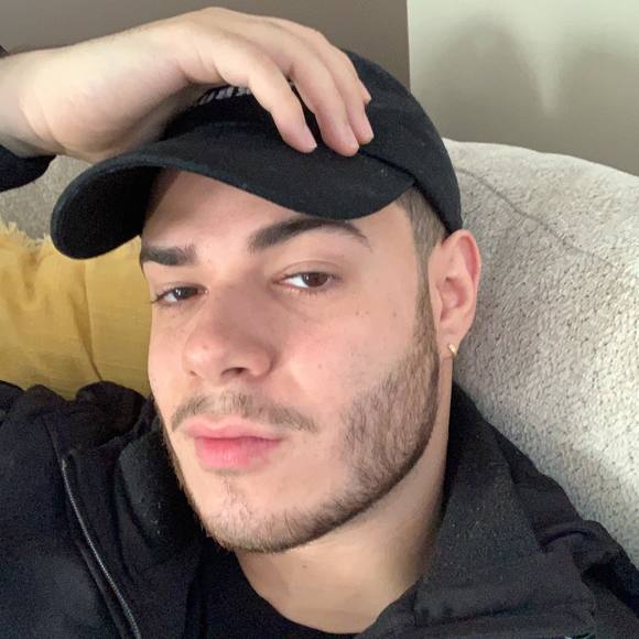 Profile Picture of Daniel Roman (@droman1798) on Poshmark