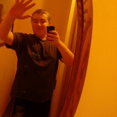 Christopher Cowgill - Twitter Profile Picture of Christopher Cowgill (@frozenpheniox) on Twitter