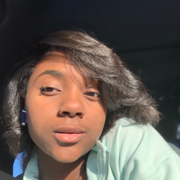 Ava Austin - Poshmark Profile Picture of Ava Austin (@avaaareaaa) on Poshmark