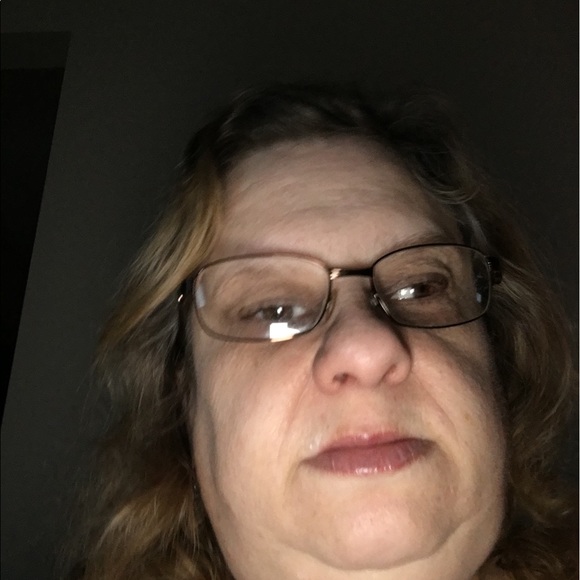 Profile Picture of Mary Decoster (@marydecoster) on Poshmark