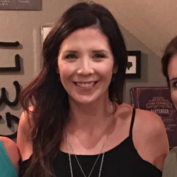 Profile Picture of Drea Schuchart (@dreaschu) on Poshmark