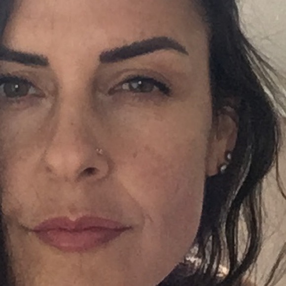 Profile Picture of Chantalle Marengere (@chantasma) on Poshmark