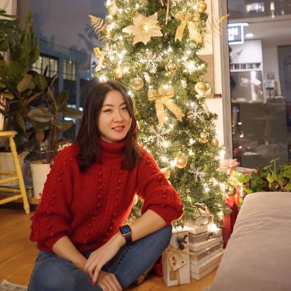 Profile Picture of Ke Wang (@kwang39) on Poshmark