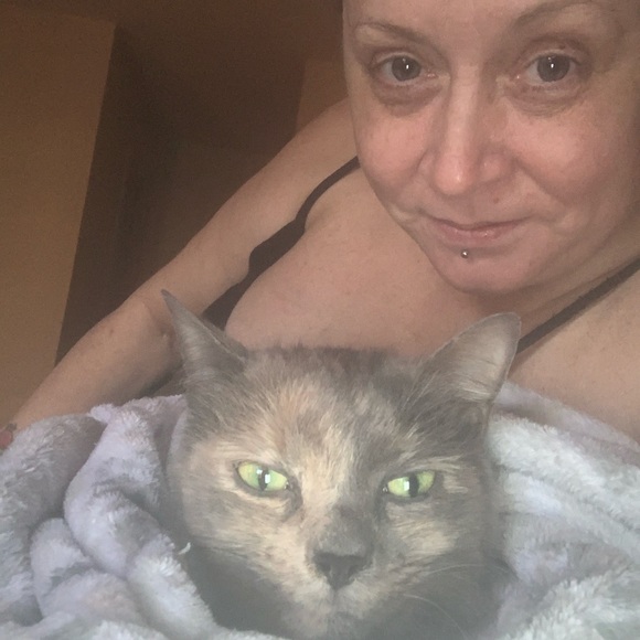 Profile Picture of Jenifer Evans (@brandnewlife71) on Poshmark