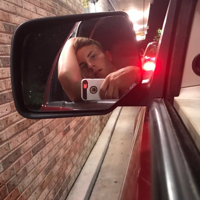 Profile Picture of Cherry 🍒 (@stanaway_aaron) on Twitter