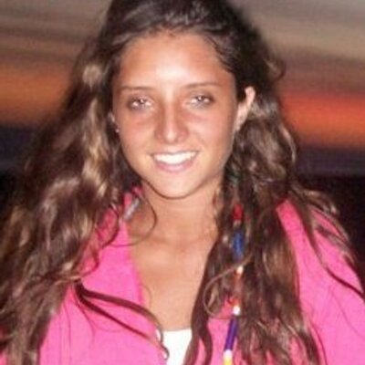 Profile Picture of Virginia Chavarria (@vickichava) on Twitter