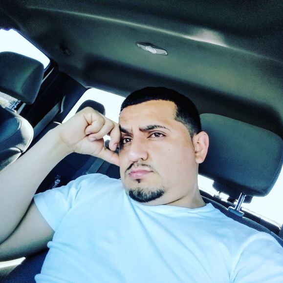 Profile Picture of Fernando Leon (@fernandoleon970) on Poshmark