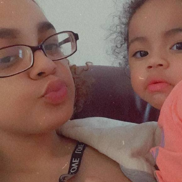 Profile Picture of Alexandria Degolier (@lexibdegolier) on Poshmark