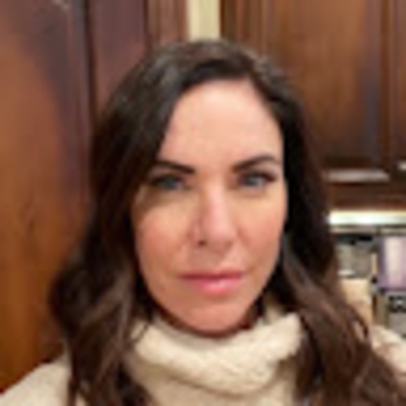 Profile Picture of Sandra Manning (@sandramanning1) on Poshmark
