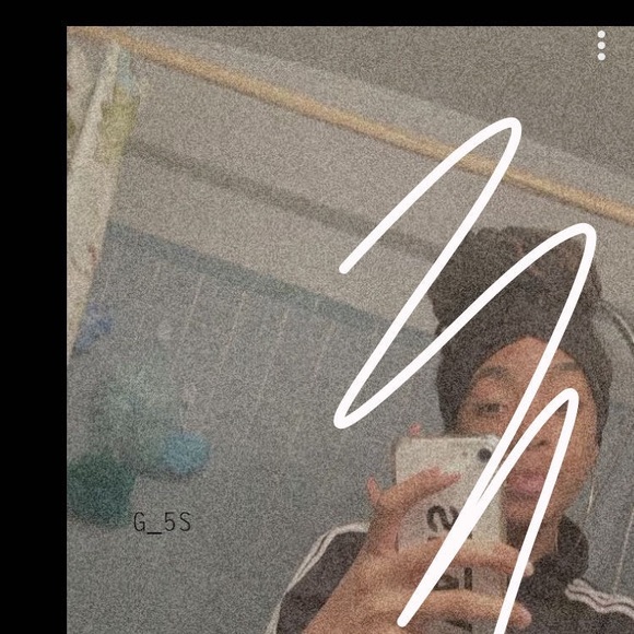 Profile Picture of Kassidy Harris (@itzzzz_kassidy) on Poshmark