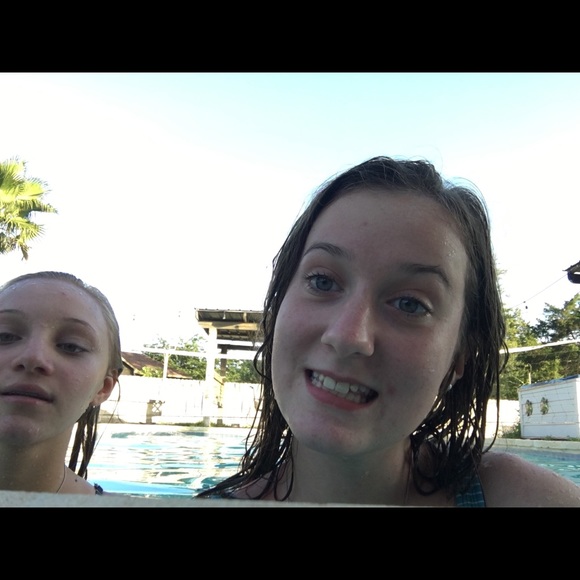 Profile Picture of Morgan Gepner (@morgan_gepner) on Poshmark