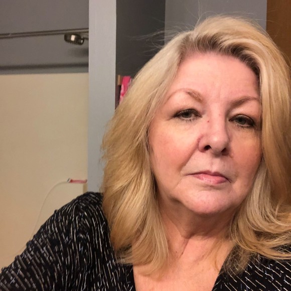 Profile Picture of Elke Brienen (@brietek) on Poshmark