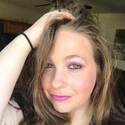 Profile Picture of Chloe Smith (@CloverMarie214) on Twitter