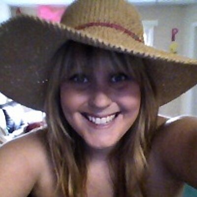 Profile Picture of Ashley Hoskins (@DeeGeeAshlee) on Twitter