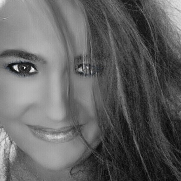 Profile Picture of Stacey Mcdaniel (@smcdaniel3) on Poshmark