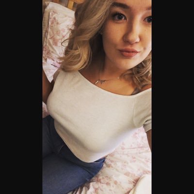 Profile Picture of Victoria Hawkins (@VictoriaKatee95) on Twitter